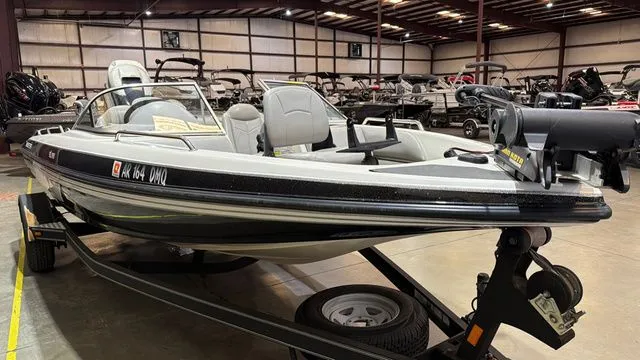 Slide: The Image of Skeeter Skeeter SL190 W/Yamaha 175 2012 - 7