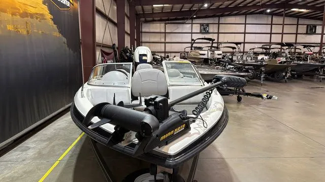 Slide: The Image of Skeeter Skeeter SL190 W/Yamaha 175 2012 - 8