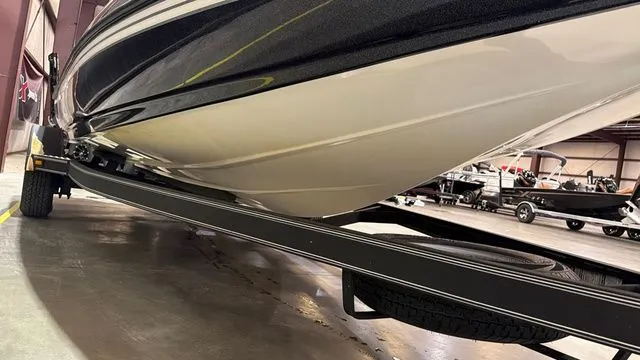 Slide: The Image of Skeeter Skeeter SL190 W/Yamaha 175 2012 - 9