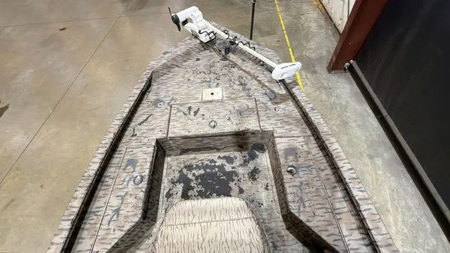 Slide: The Image of Xpress H18 Bay W/Yamaha 90 2014 - 14