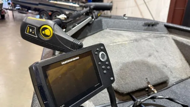 Slide: The Image of 2015 Xpress XP16PF boat with Humminbird fish finder and Yamaha motor. - 12