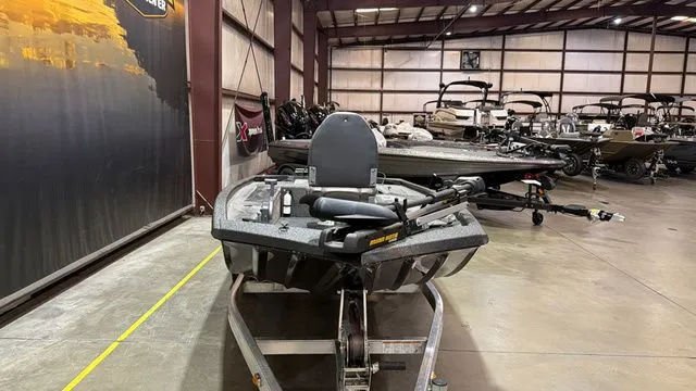 Slide: The Image of 2015 Xpress XP16PF boat with Yamaha 40 in showroom. - 8