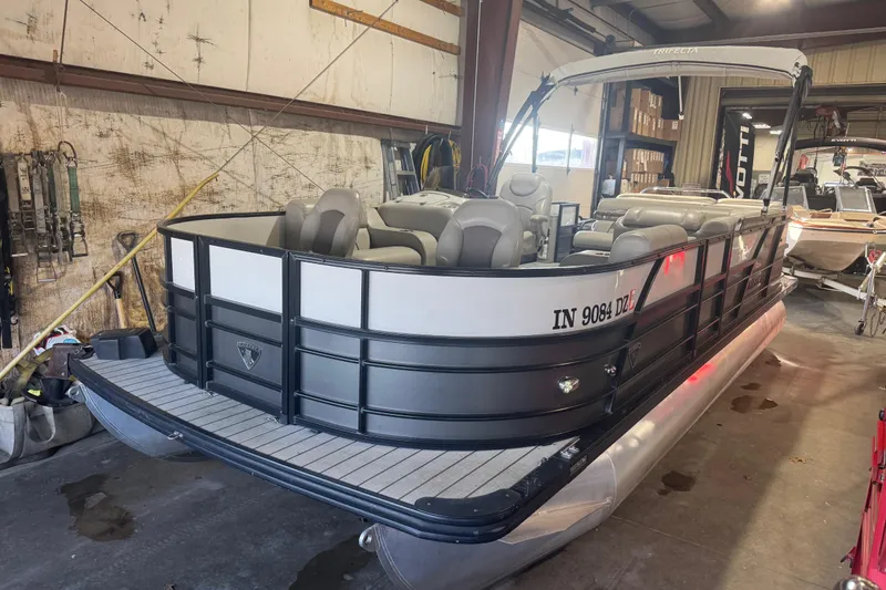 The Image of Trifecta SS 21FC 2018 - undefined