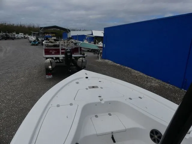 Slide: The Image of Sea Pro 228 2020 - 12