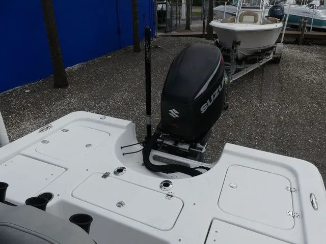 Slide: The Image of Sea Pro 228 2020 - 16