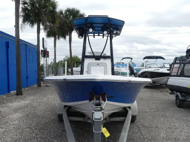 Slide: The Image of Sea Pro 228 2020 - 2