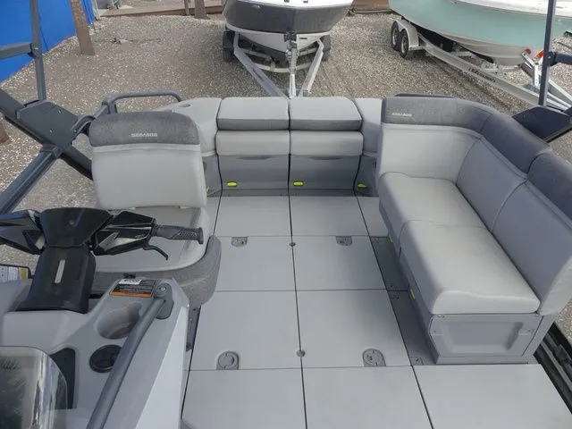 Slide: The Image of Sea-Doo Switch Cruise 21 2023 - 10