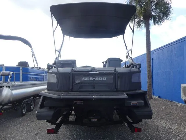 Slide: The Image of Sea-Doo Switch Cruise 21 2023 - 5