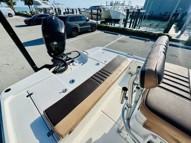 Slide: The Image of Mako 21 LTS 2016 - 6