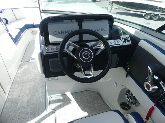 Slide: The Image of Crownline Boats 280 XSS 2025 - 11