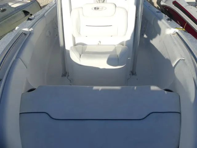 Slide: The Image of Sea Hunt Ultra 196 2017 - 14