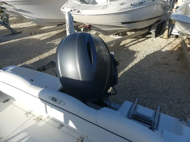 Slide: The Image of Sea Hunt Ultra 196 2017 - 5