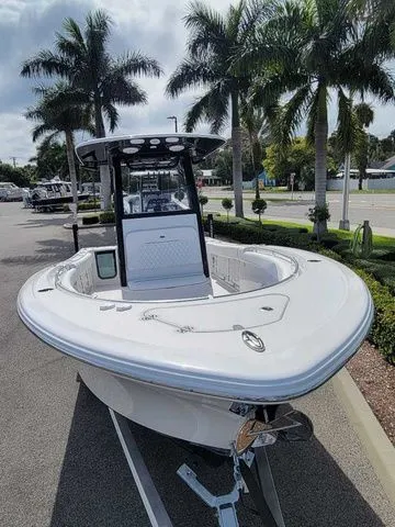 Slide: The Image of Sportsman Masters 247OE Bay Boat 2026 - 16