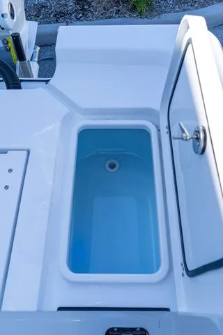 Slide: The Image of Sportsman Masters 247OE Bay Boat 2026 - 21