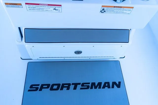 Slide: The Image of Sportsman Masters 247OE Bay Boat 2026 - 30