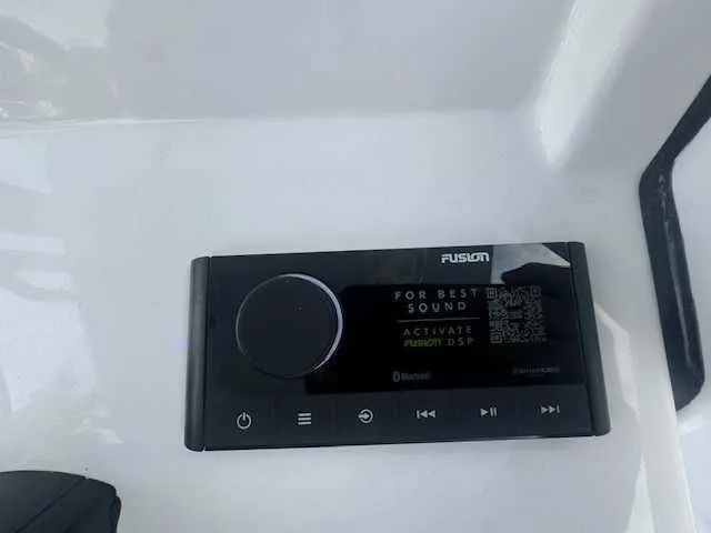 Slide: The Image of Grady-White Fisherman 180 2025 - 13