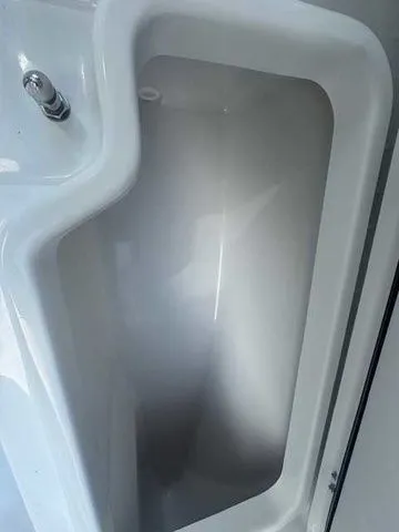 Slide: The Image of Grady-White Fisherman 180 2025 - 19