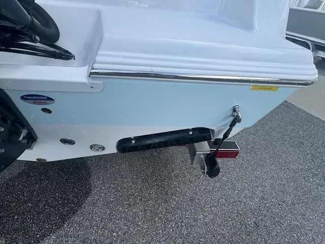 Slide: The Image of Grady-White Fisherman 180 2025 - 5