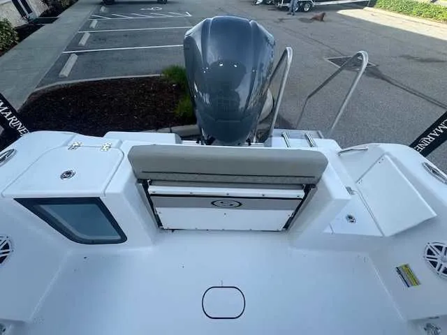 Slide: The Image of Grady-White Fisherman 180 2025 - 6