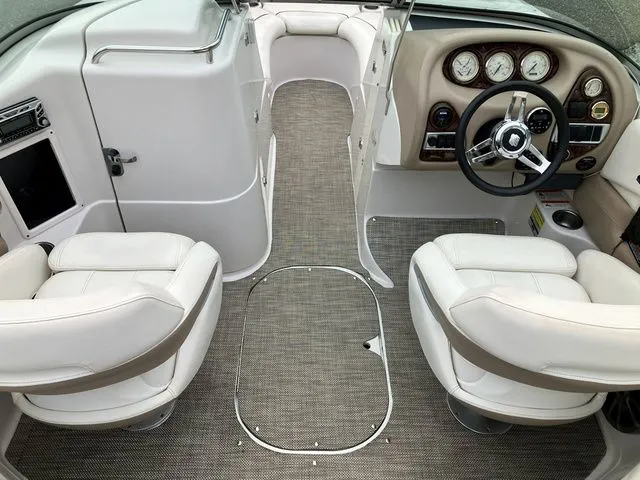 Slide: The Image of Four Winns 240 Horizon 2006 - 10