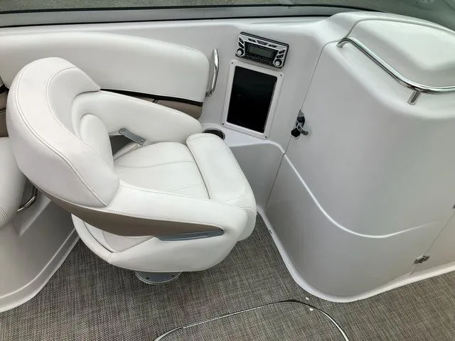 Slide: The Image of Four Winns 240 Horizon 2006 - 11