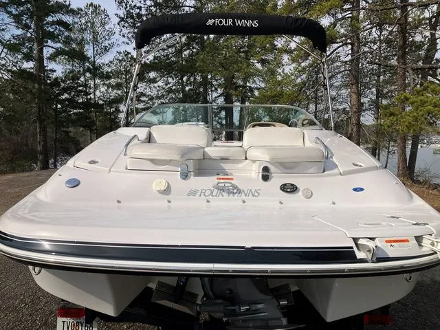 Slide: The Image of Four Winns 240 Horizon 2006 - 4