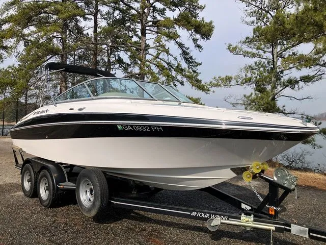 Slide: The Image of Four Winns 240 Horizon 2006 - 6