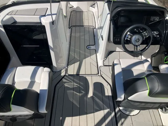 Slide: The Image of Yamaha 212X 2021 - 10