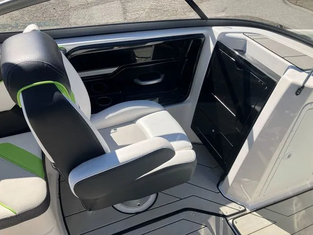 Slide: The Image of Yamaha 212X 2021 - 11