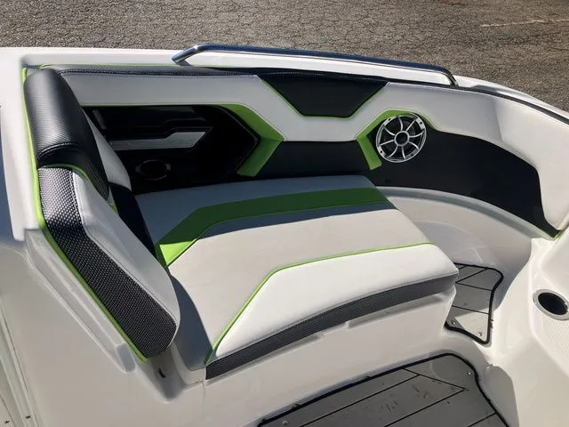 Slide: The Image of Yamaha 212X 2021 - 15