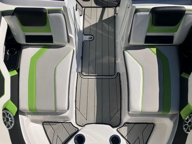 Slide: The Image of Yamaha 212X 2021 - 17