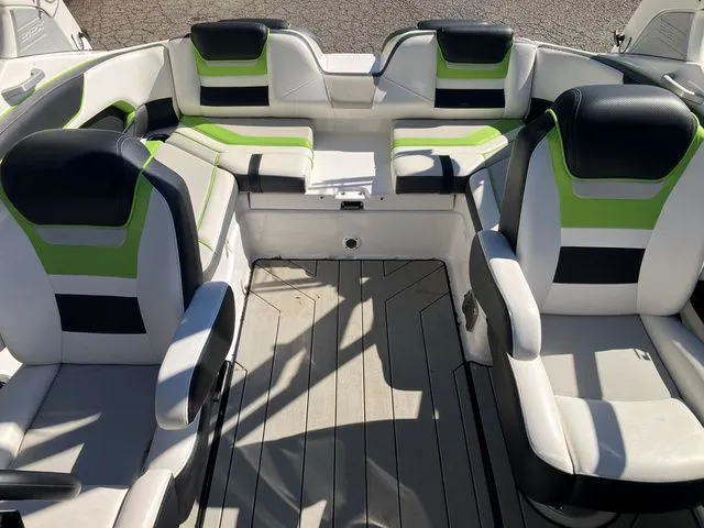 Slide: The Image of Yamaha 212X 2021 - 18