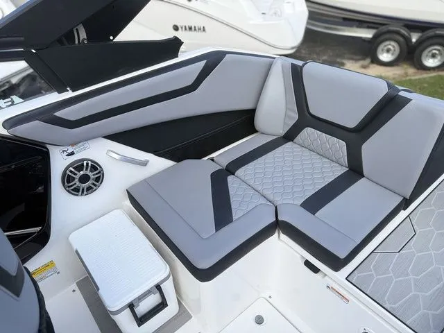 Slide: The Image of Yamaha 222XE 2026 - 9