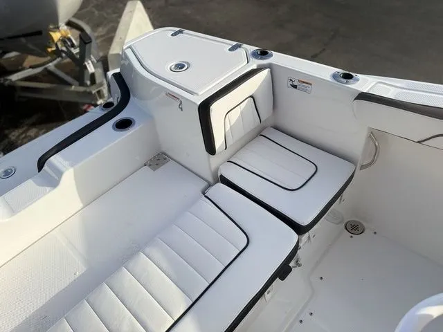 Slide: The Image of Yamaha 255 FSH Sport E 2026 - 12