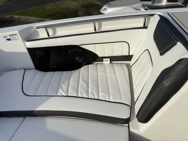 Slide: The Image of Yamaha 255 FSH Sport E 2026 - 29