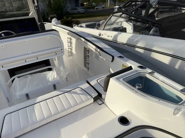 Slide: The Image of Yamaha 255 FSH Sport E 2026 - 8