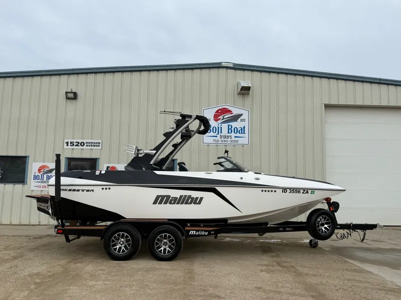 The Image of 2021 Malibu Wakesetter 21 MLX at Boji Boat Brokers. - 0