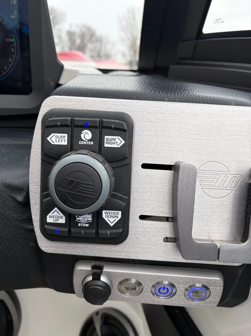 Slide: The Image of Control panel of 2021 Malibu Wakesetter 21 MLX with surf and wedge controls. - 20