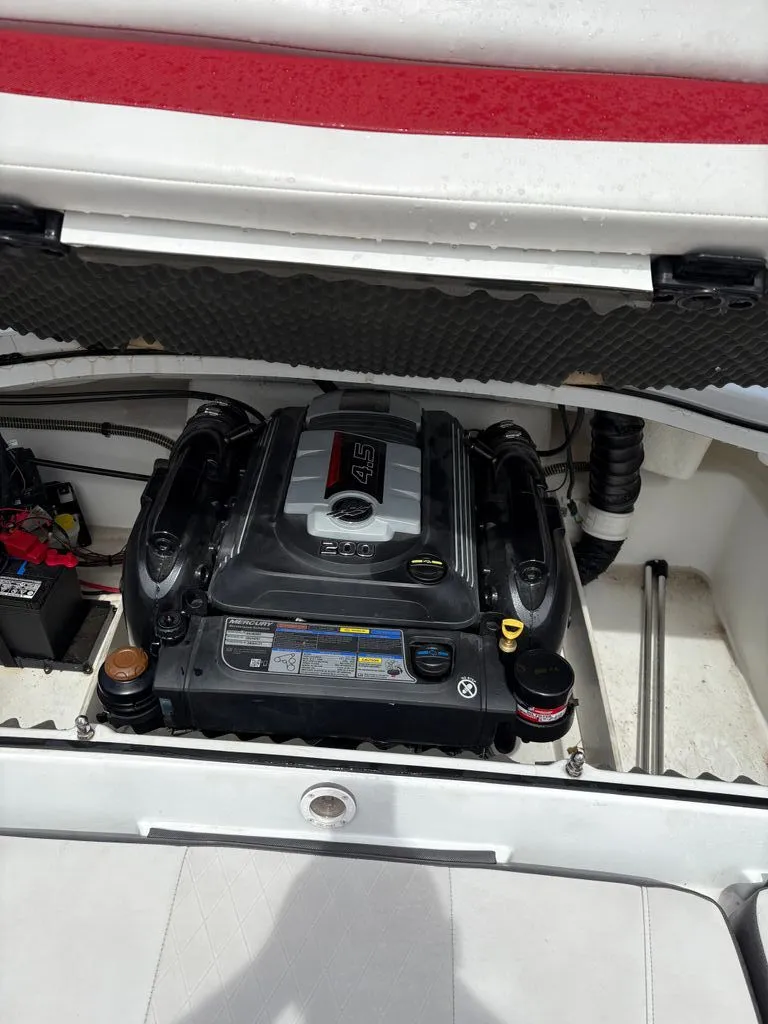 Slide: The Image of Tahoe 500 TS 2019 - 4