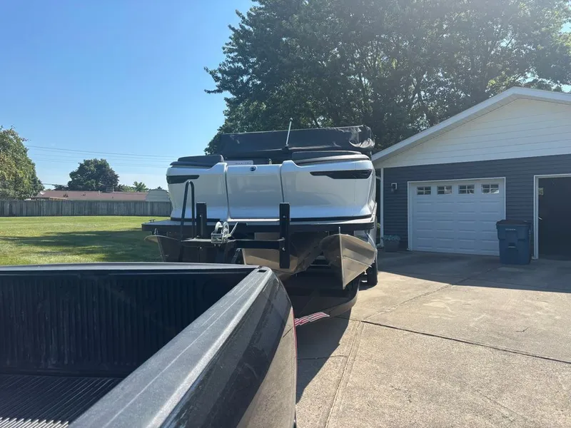 Slide: The Image of Manitou Cruise 22 2024 - 2