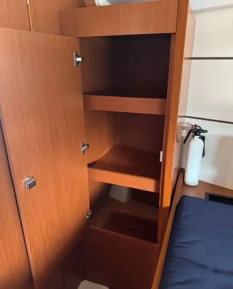 Slide: The Image of Beneteau Oceanis 2019 - 12