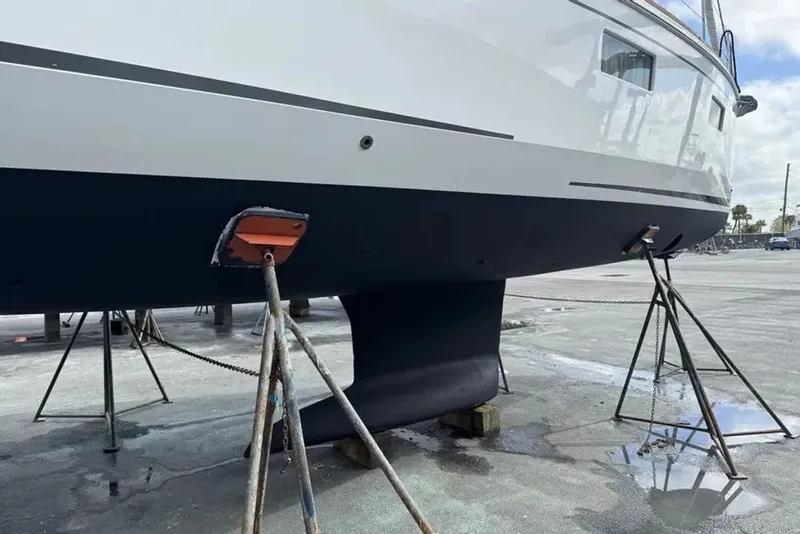 Slide: The Image of Beneteau Oceanis 2019 - 23