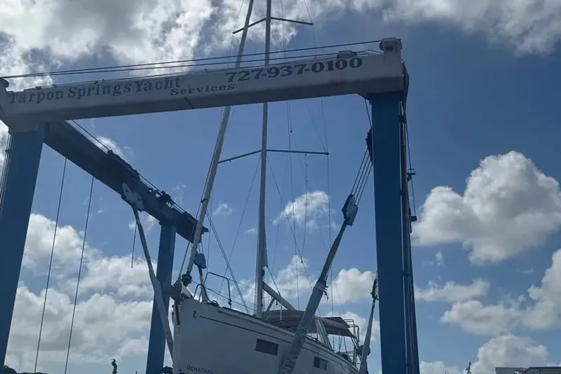 Slide: The Image of Beneteau Oceanis 2019 - 24