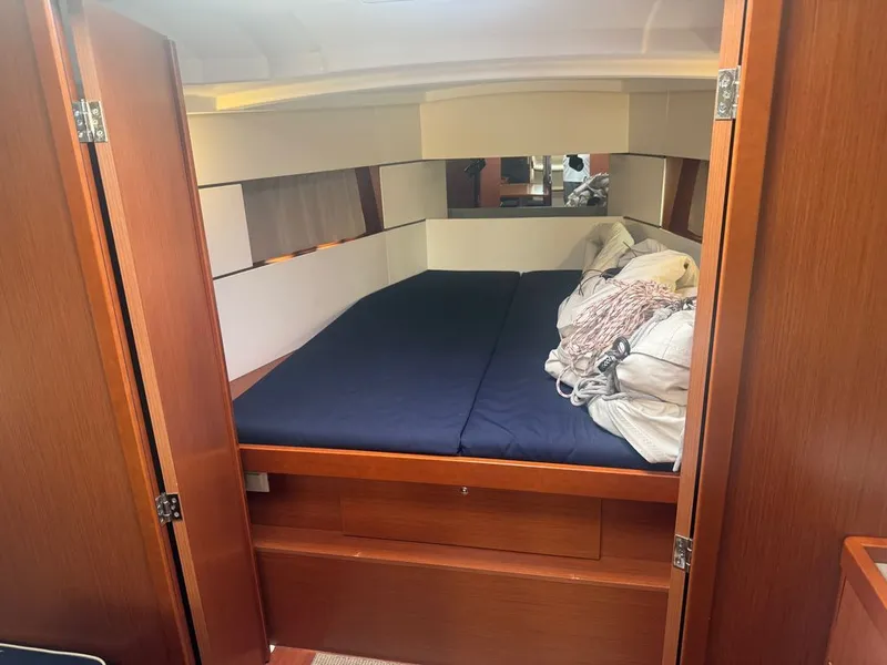 Slide: The Image of Beneteau Oceanis 2019 - 33