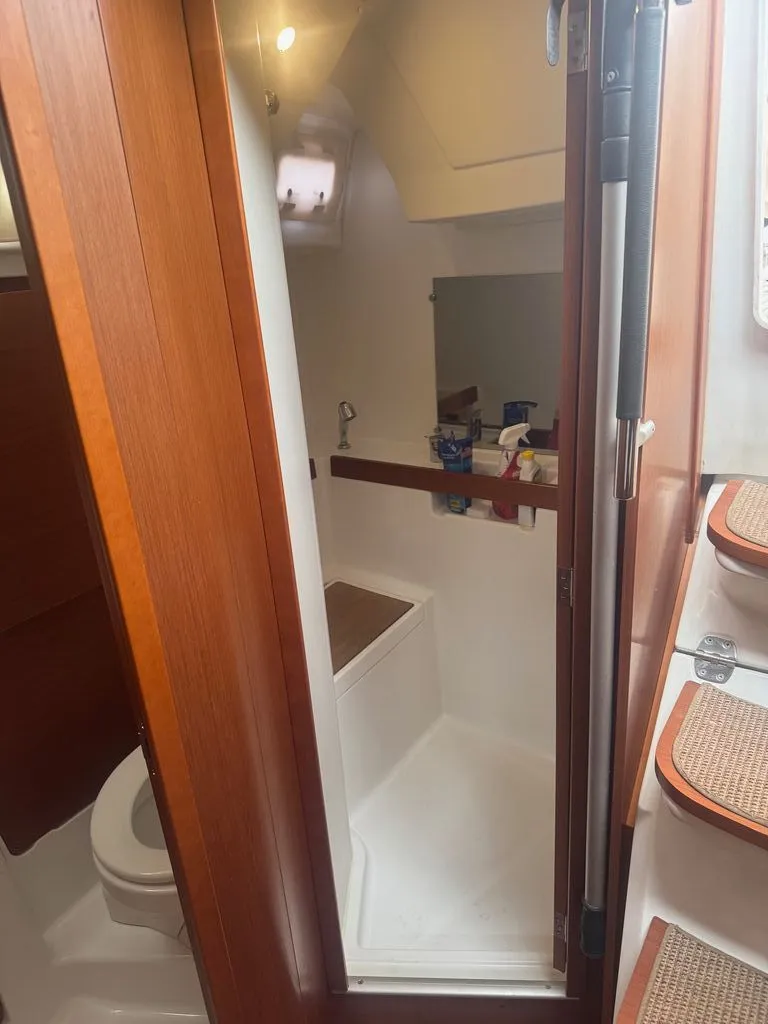 Slide: The Image of Beneteau Oceanis 2019 - 38