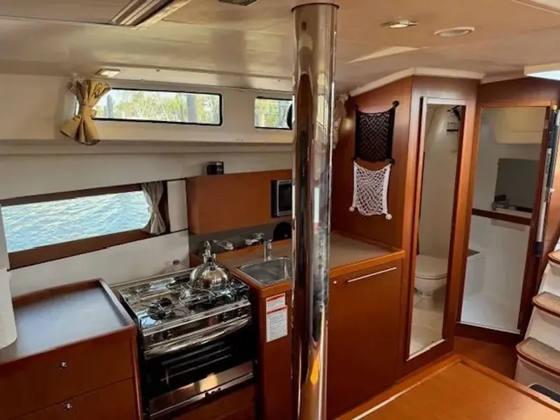 Slide: The Image of Beneteau Oceanis 2019 - 5