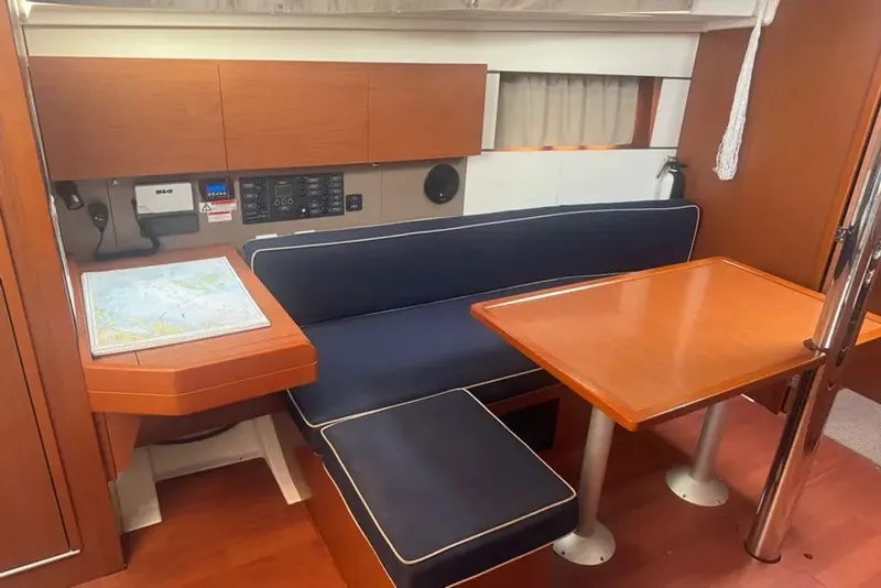 Slide: The Image of Beneteau Oceanis 2019 - 8