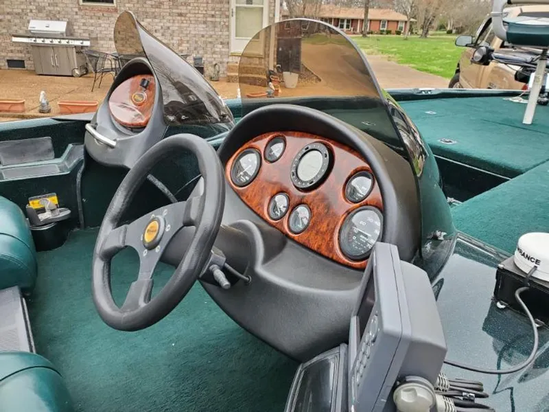 Slide: The Image of Triton TR-21 1998 - 4