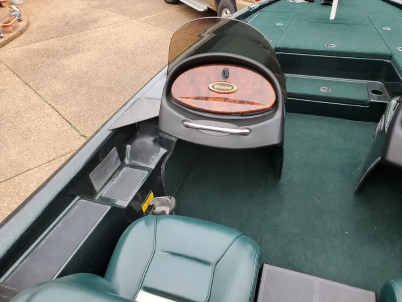 Slide: The Image of Triton TR-21 1998 - 7