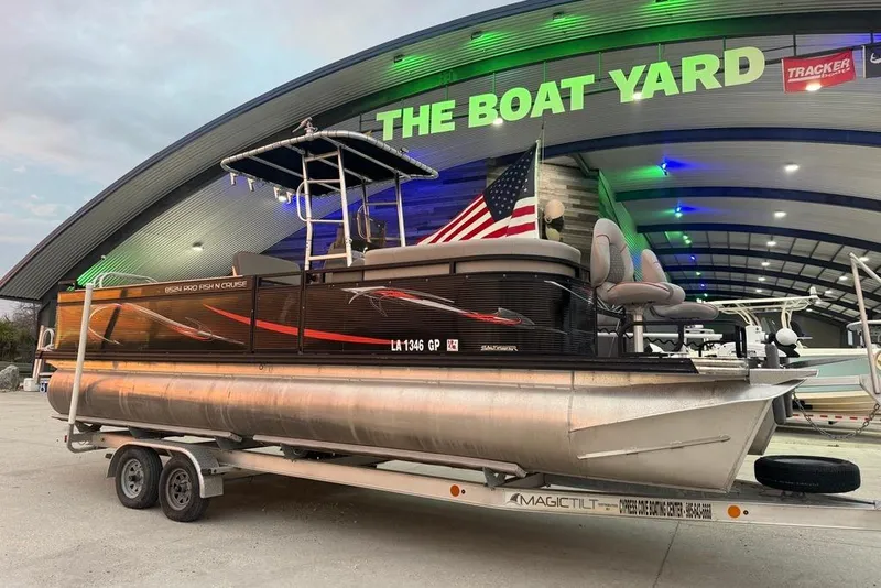 Slide: The Image of 2022 Apex Marine 8524 Pro Fish N Cruise pontoon boat at The Boat Yard. - 27
